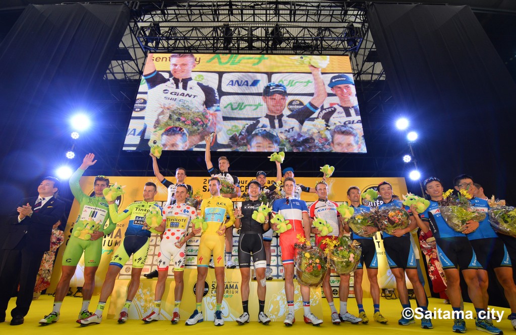 クリテリウム表彰選手と集合写真※イメージ