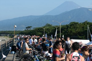 2023-豐シ豢・繝医Λ繧、繧「繧ケ繝ュ繝ウ鬧・シ・AHKNE-46_R